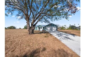 1233 Blue Heron Dr Sebring, FL 33876 Sold 05/11/23