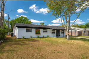 2044 LEISURE DRIVE, WINTER HAVEN, FL 33881 Sold 11/07/23