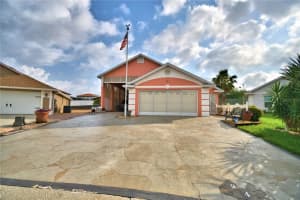 944 CHALLENGER, DAVENPORT, FL 33897 Sold 05/30/23