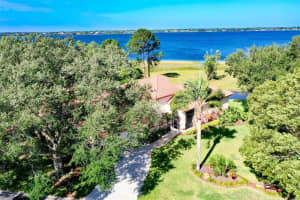 1128 Shoreline Ln, Winter Haven, FL 33884, Sold 05/31/23