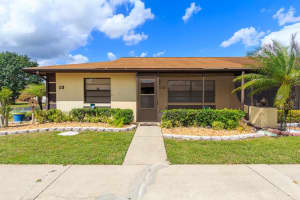 10 KENDRA COURT, WINTER HAVEN, FL 33880 Sold 06/27/23