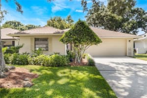 626 WEXFORD COURT, WINTER HAVEN, FL 33884 Sold 08/25/23