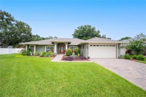 204 BENTLEY OAKS BOULEVARD, AUBURNDALE, FL 33823 Sold 09/20/23