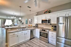 1212 VIENNA SQUARE DR, WINTER HAVEN, FL 33884 Sold 12/21/23