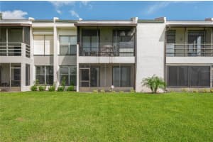 303 LAUREL COVE WAY, WINTER HAVEN, FL 33884 Sold 01/17/24