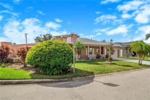 578 REDDICKS CIRCLE, WINTER HAVEN, FL 33884 Sold 04/03/24