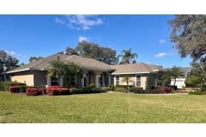 204 MCLEAN POINT, WINTER HAVEN, FL 33884 Sold 02/29/24