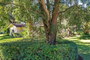 2300 SCENIC HIGHWAY, LAKE WALES, FL 33898 Sold 05/12/25