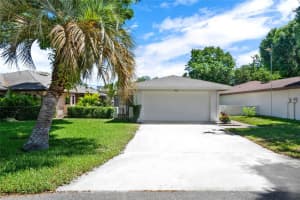 465 MUIRFIELD COURT, WINTER HAVEN, FL 33884 Sold 06/27/24