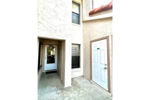 1807 GARDEN LAKE DRIVE, WINTER HAVEN, FL 33884 Sold 05/14/24