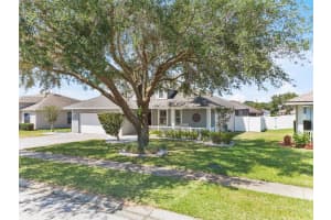 135 BENTLEY OAKS BOULEVARD, AUBURNDALE, FL 33823 Sold 02/12/25