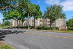 700 MIRROR TER NW #311, WINTER HAVEN, FL 33881 Sold 12/16/24