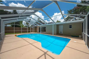 656 LORRAINE CIRCLE, LAKE WALES, FL 33853 Sold 04/30/25