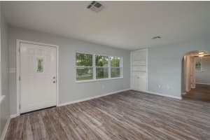 656 LORRAINE CIRCLE, LAKE WALES, FL 33853 Sold 04/30/25