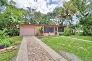 303 LAKE DALE DRIVE, AUBURNDALE, FL 33823 Sold 09/30/24