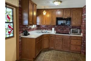 6025 GRAND OAKS DRIVE, WINTER HAVEN, FL 33884 Sold 11/07/24