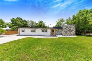 1004 AVENUE G NE, WINTER HAVEN, FL 33881 - MLS#MFRP4931111