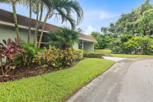 2200 STARBOARD, WINTER HAVEN, FL 33881 Sold 04/28/25