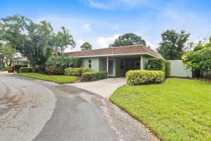 2200 STARBOARD, WINTER HAVEN, FL 33881 Sold 04/28/25