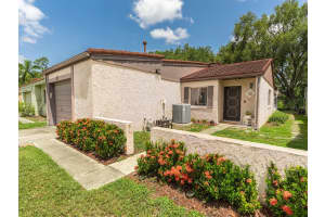 431 SAN JOSE DRIVE, WINTER HAVEN, FL 33884 Sold 09/10/24