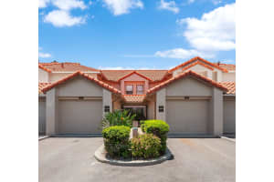 714 MAGNOLIA PLACE, WINTER HAVEN, FL 33884 Sold 09/04/24