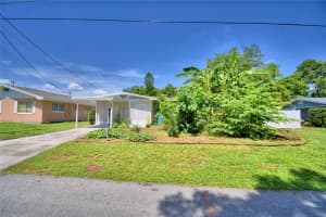 105 LONGFELLOW ROAD, WINTER HAVEN, FL 33884 Sold 11/01/24
