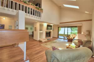 8 CASARENA COURT, WINTER HAVEN, FL 33881 Sold 02/03/25