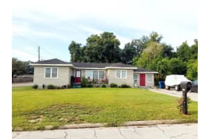 590 AVENUE E SE, WINTER HAVEN, FL 33880 Sold 11/01/24