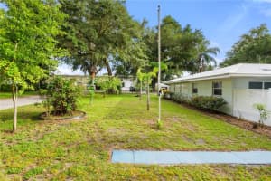 910 SHADOW DRIVE, LAKELAND, FL 33809 Sold 12/30/24
