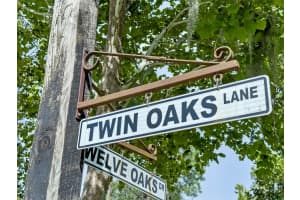 856 TWIN OAKS LANE, WINTER HAVEN, FL 33880 Sold 02/28/25