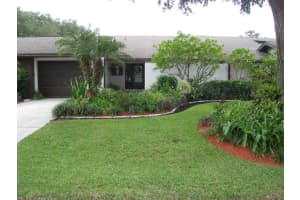 4 HUNTLEY COURT, HAINES CITY, FL 33844 Sold 11/04/24