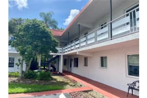 1100 Martinique Dr #208, WINTER HAVEN