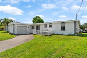 272 TARPON BOULEVARD, PORT CHARLOTTE, FL 33952 Sold 04/18/25