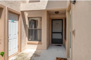 2004 GARDEN LAKE DRIVE, WINTER HAVEN, FL 33884 Sold 01/29/25