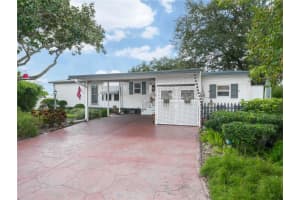 112 BELLE ISLE COURT, DAVENPORT, FL 33897 Sold 02/27/25