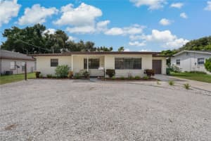 570 AVENUE M SE, WINTER HAVEN, FL 33880 Sold 11/26/24