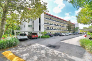 200 EL CAMINO DRIVE, WINTER HAVEN, FL 33884 Sold 11/19/24
