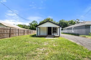 840 CENTER STREET, WAVERLY, FL 33877 Sold 01/08/25