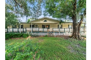 126 BERMUDA COURT, WINTER HAVEN, FL 33880 - MLS#MFRP4932418