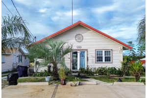 13 MOCKINGBIRD ROAD, LAKE PLACID, FL 33852 Sold 05/30/25