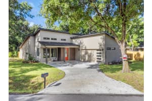 3180 LAKE DRIVE, WINTER HAVEN, FL 33881 Sold 02/15/25