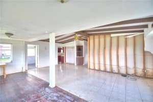 738 STRAIN BOULEVARD, LAKELAND, FL 33815 Sold 05/09/25