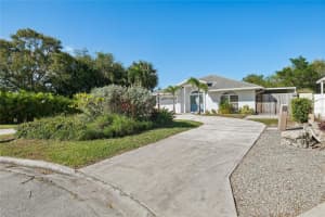 212 14TH PLACE, VERO BEACH, FL 32960 - MLS#MFRP4932796
