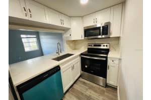 7108 WATERSIDE DRIVE, TAMPA, FL 33617 - MLS#MFRP4932825