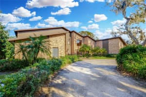 9 SKIDMORE ROAD, WINTER HAVEN, FL 33884 Sold 03/27/25