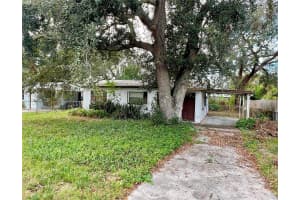 1207 CRESTWOOD DRIVE, WINTER HAVEN, FL 33881 Sold 01/24/25