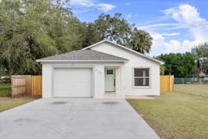 735 AVENUE R NE, WINTER HAVEN, FL 33881 Sold 03/03/25