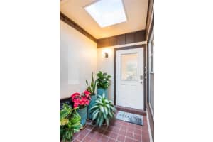 12 CASA LOMA WAY, LAKELAND, FL 33813 Sold 04/09/25