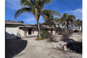 10436 Raymond St, ENGLEWOOD