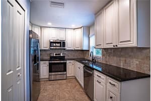 811 BONNIE DRIVE, LAKELAND, FL 33803 Sold 04/22/25